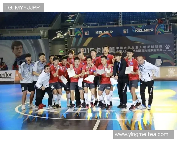 南京足球队在冠军赛中的灵活性展现与战术调整分析