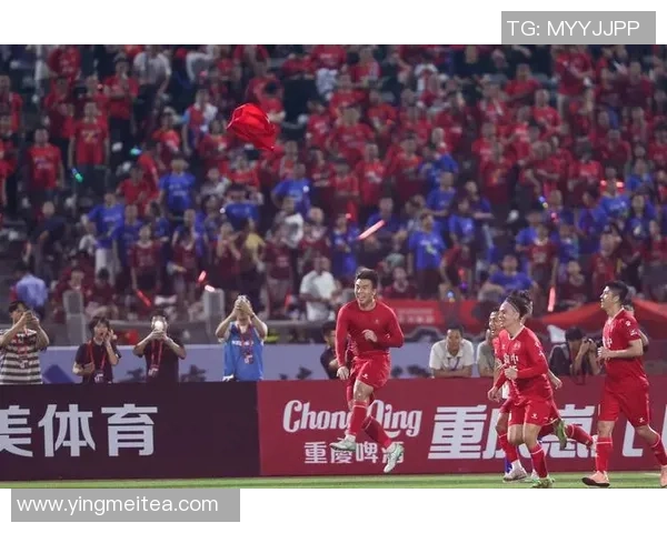 重庆足球队近期状态深度对比分析及未来发展趋势探讨 重庆足球队近期状态深度对比分析及未来发展趋势探讨