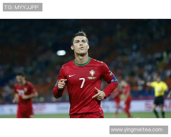 足球明星C罗精彩瞬间回顾与赛场传奇故事分享 足球明星C罗精彩瞬间回顾与赛场传奇故事分享